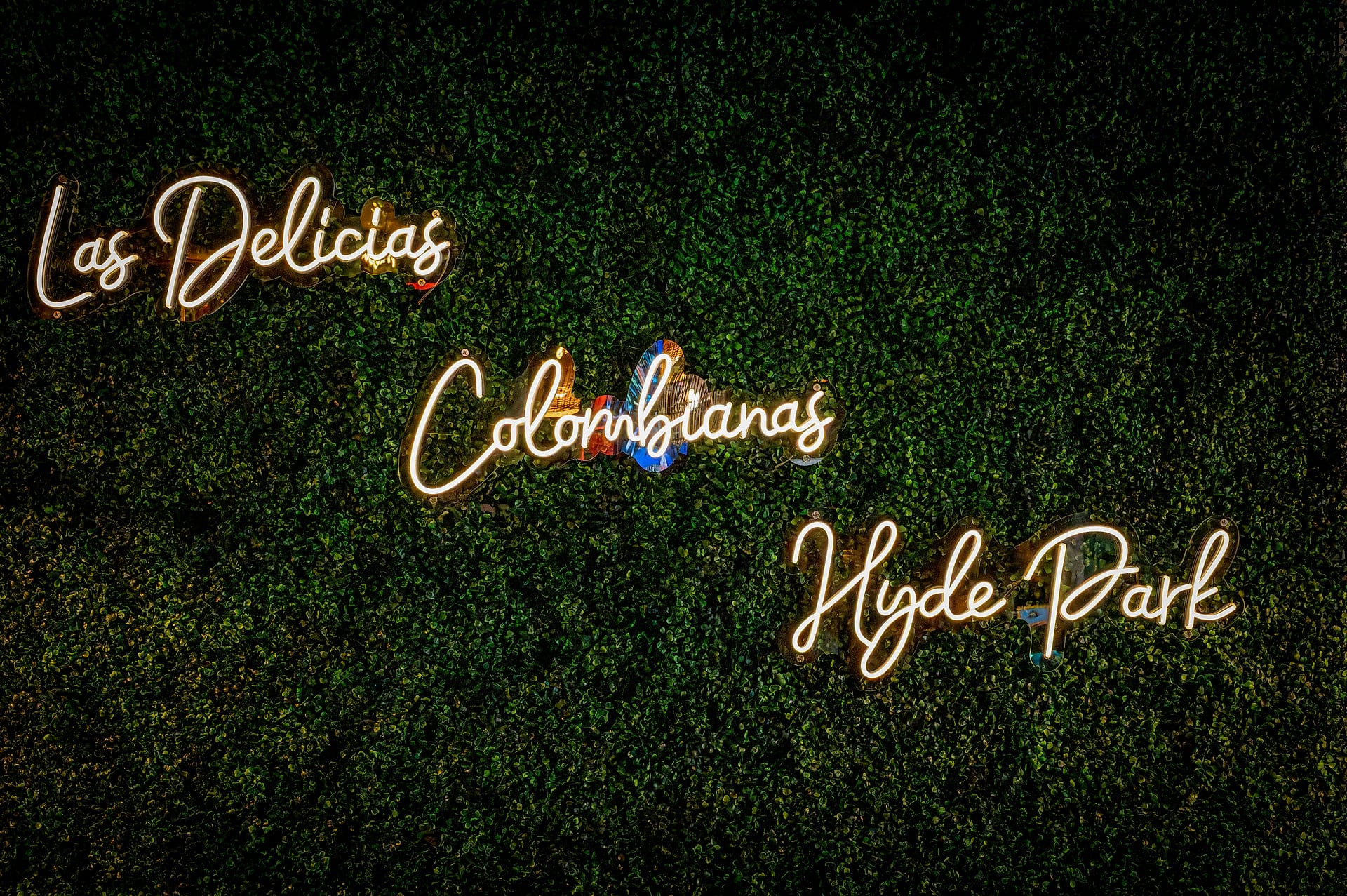 Las Delicias Colombianas Hyde Park neon sign